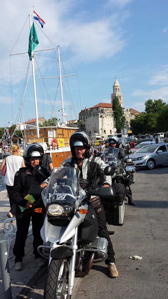 20130709_084504.jpg - Porto di Split, incontro con gli amici.