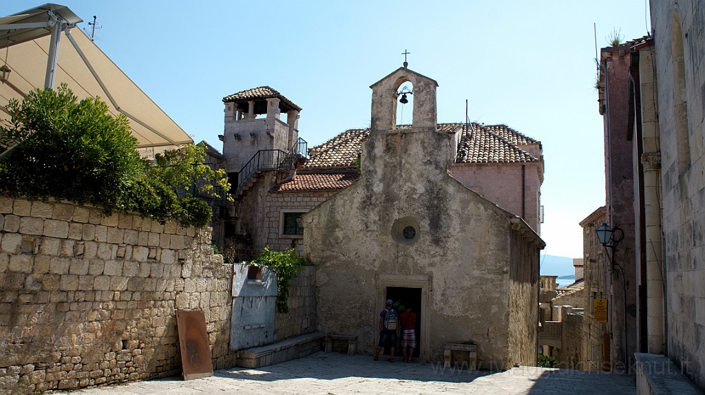 DSC01918.jpg - Passeggiando per i vicoli di Korcula.