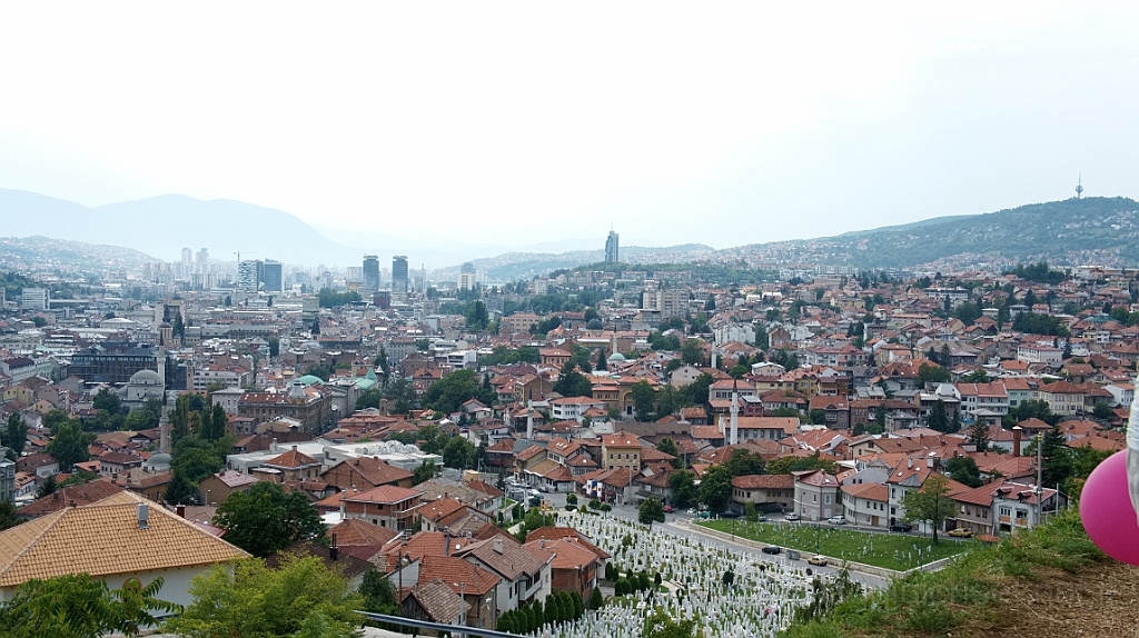 DSC02244.jpg - Vista dal belvedere sulla collina di Vratnik.