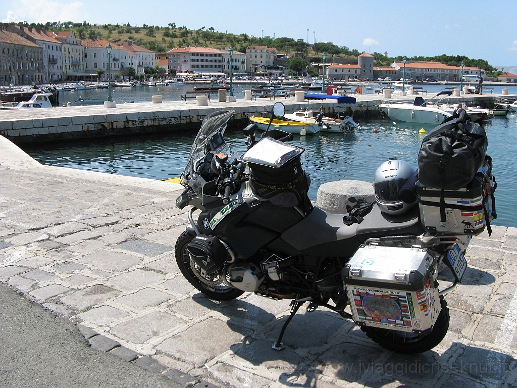 IMG_3894.JPG - Croazia, pausa caffè a Senj.