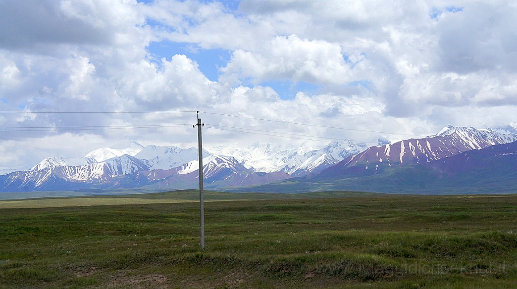 DSC06135.JPG - nella "terra di nessuno" tra Kyrgizstan e Tajikistan 