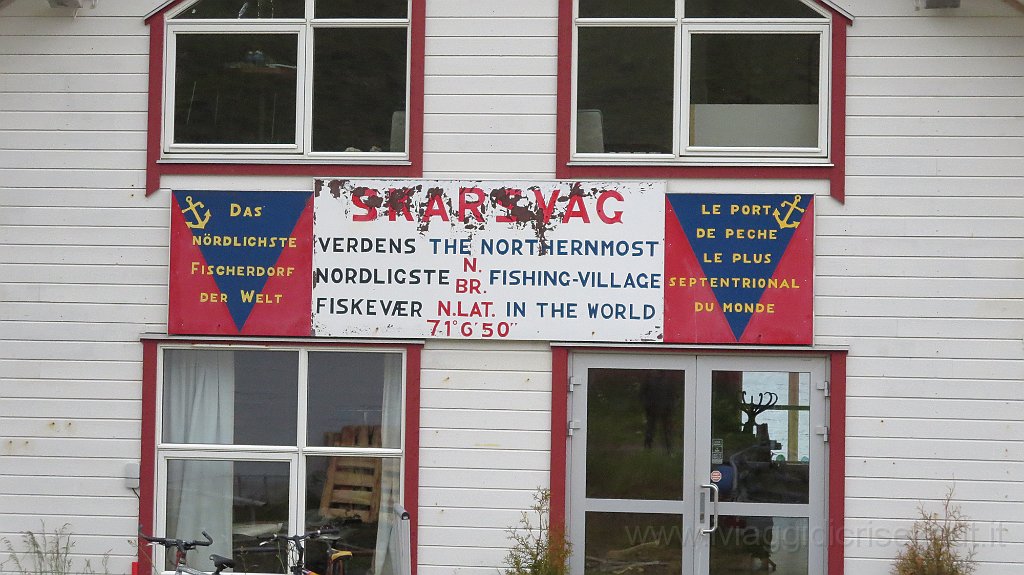 IMG_3592.JPG - Skarsvag, il villaggio di pescatori più a nord del mondo.