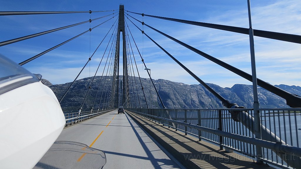 IMG_4617.JPG - Il ponte di Helgeland vicino a Sandnessjøen sulla strada 17.