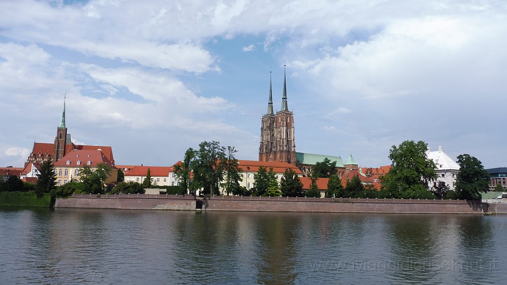 P1060319.JPG - L'isola della Cattedrale (Ostrow Tumski) sul fiume Oder.