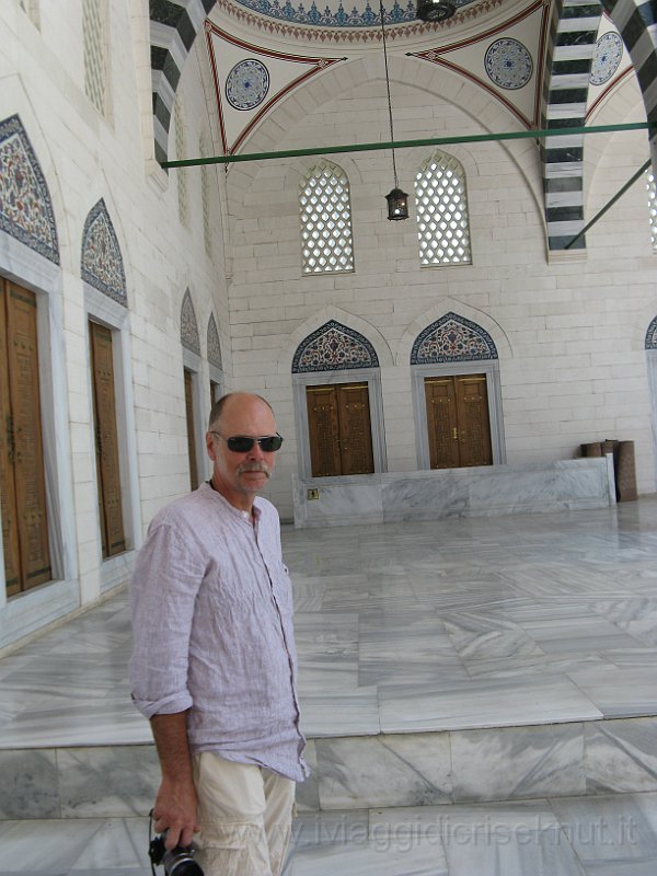 IMG_2527.JPG - Knut nella Moschea "Blu"