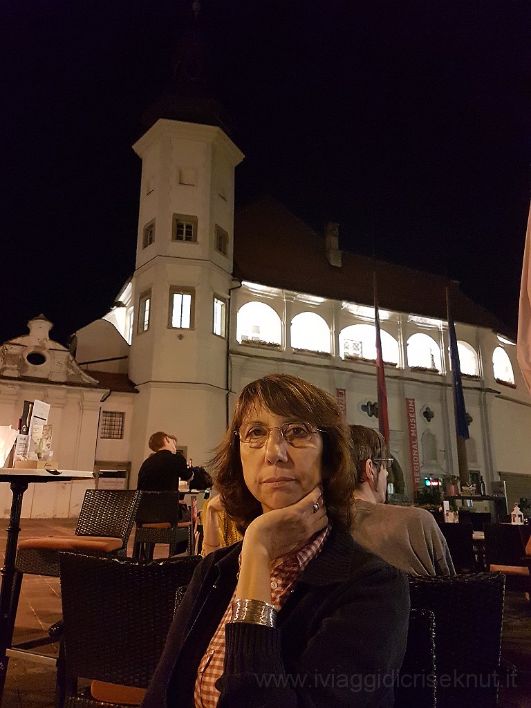 20170808_215056.jpg - Maribor, notte nella centralissima trg. Svobode.