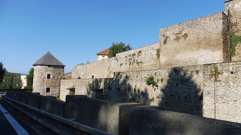 P1050085.JPG - Levoca, le mura e i bastioni.