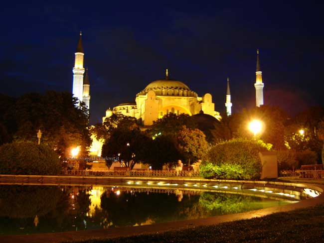 Aya Sofia notte