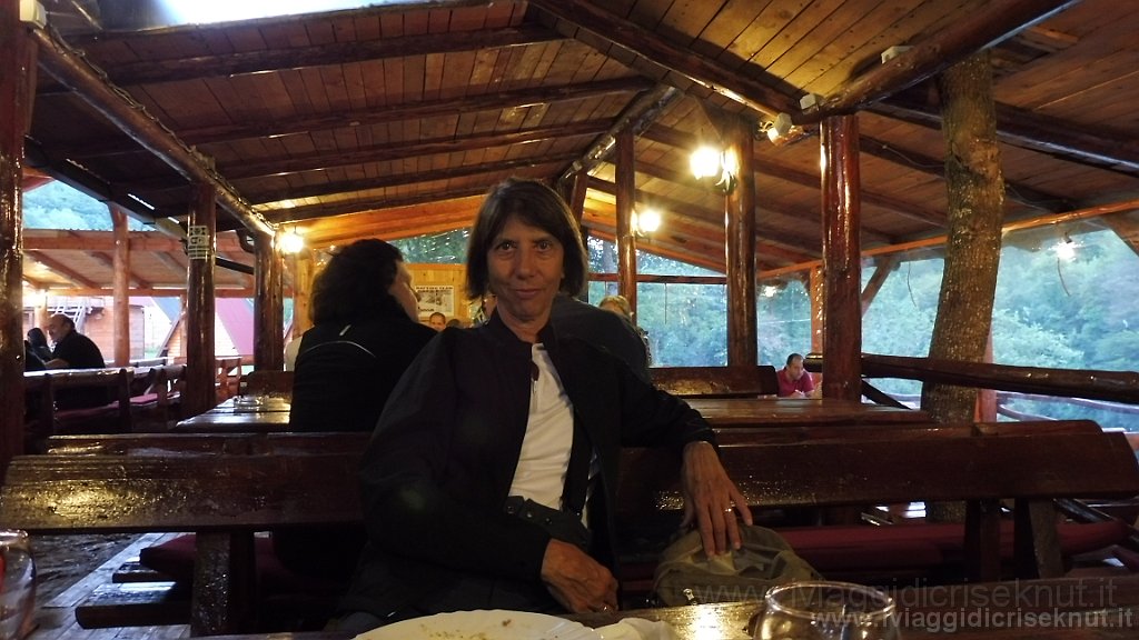 P1030189.JPG - Bosnia: Cena al Tara Drina Rafting Camp