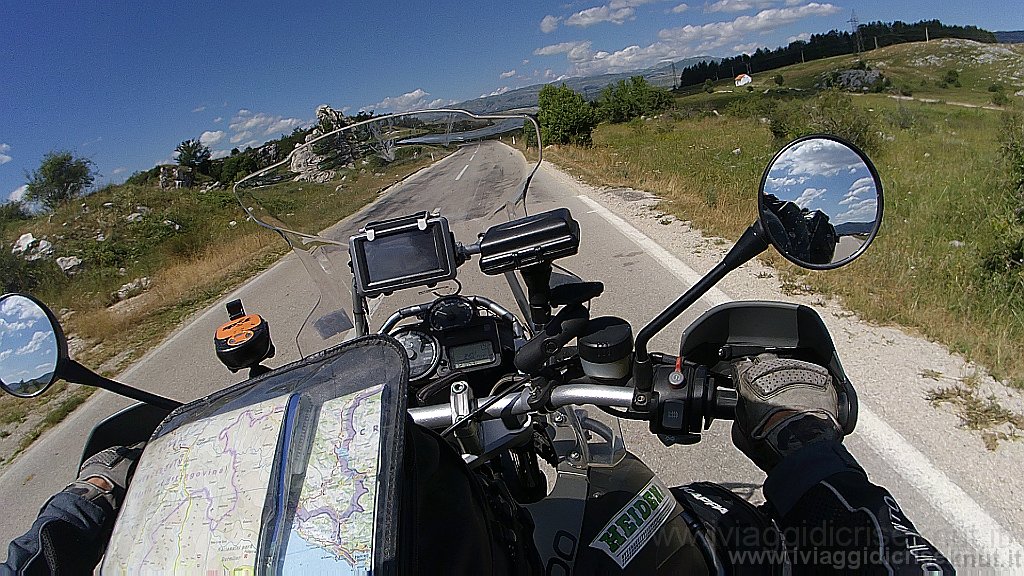 PH000119.jpg - Montenegro: sulla strada P14.