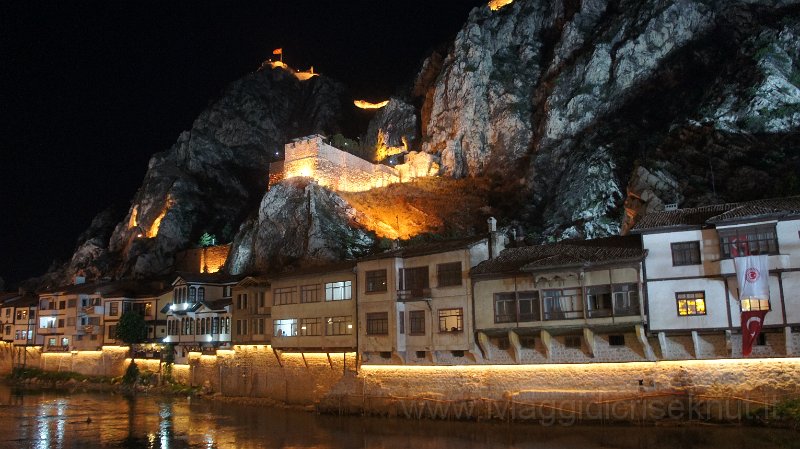 DSC04125.JPG - Amasya by night