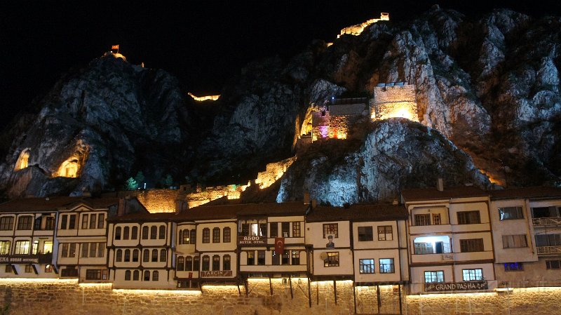 DSC04129.JPG - Amasya by night