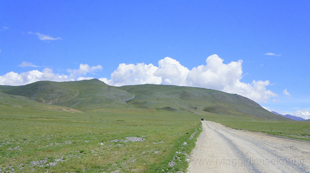 DSC06871.JPG - Lungo la strada per Khovd.