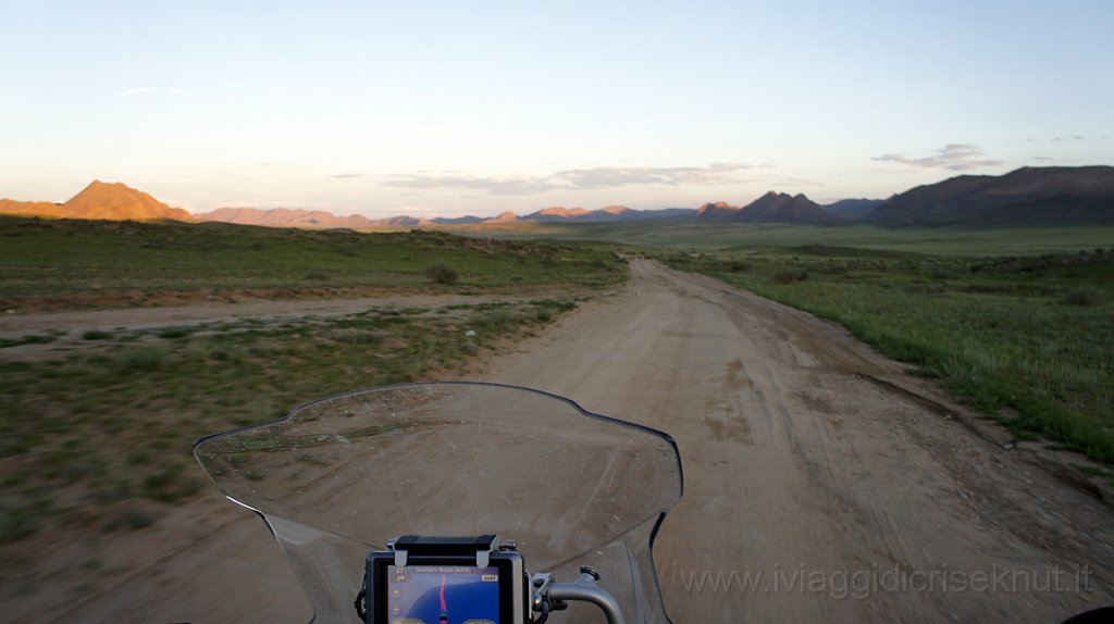 DSC07016.JPG - La pista per Khovd.