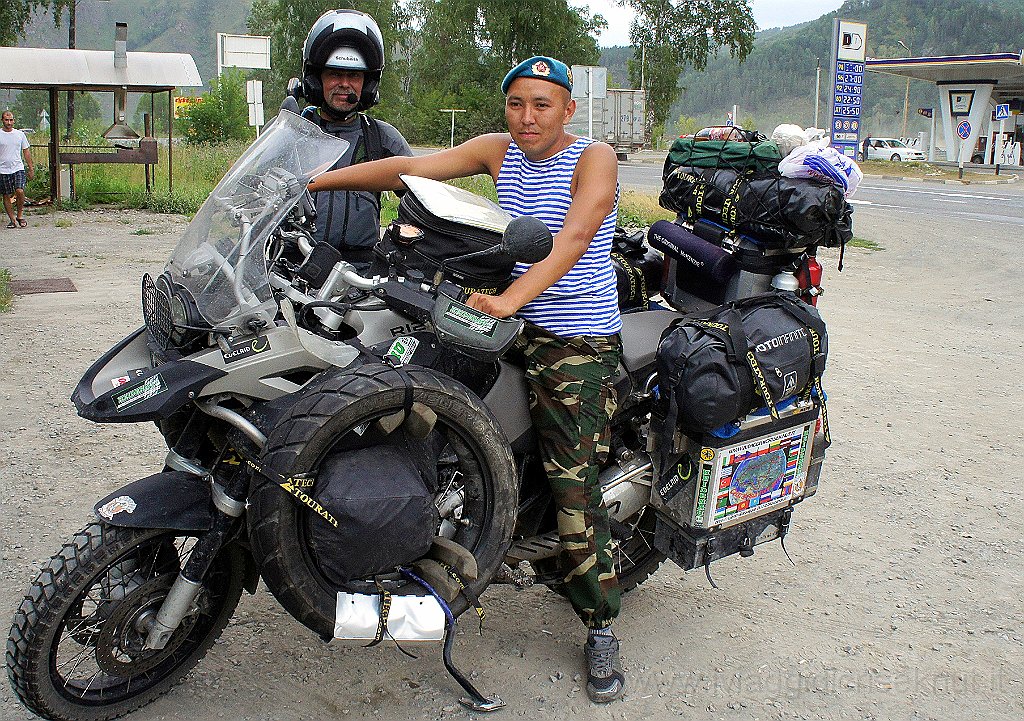 DSC06642.JPG - Ah! Cosa darei per una moto come questa!