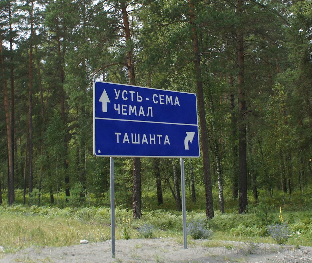 DSC06647.JPG - Tashanta, frontiera con la Mongolia, a destra.