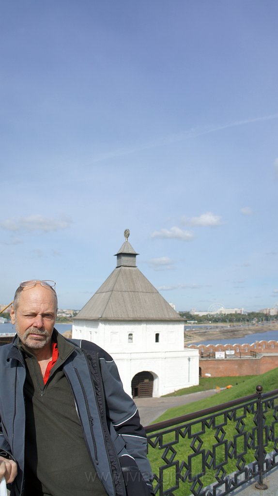 DSC07592.JPG - Knut davanti alla torre Taynitskaya.