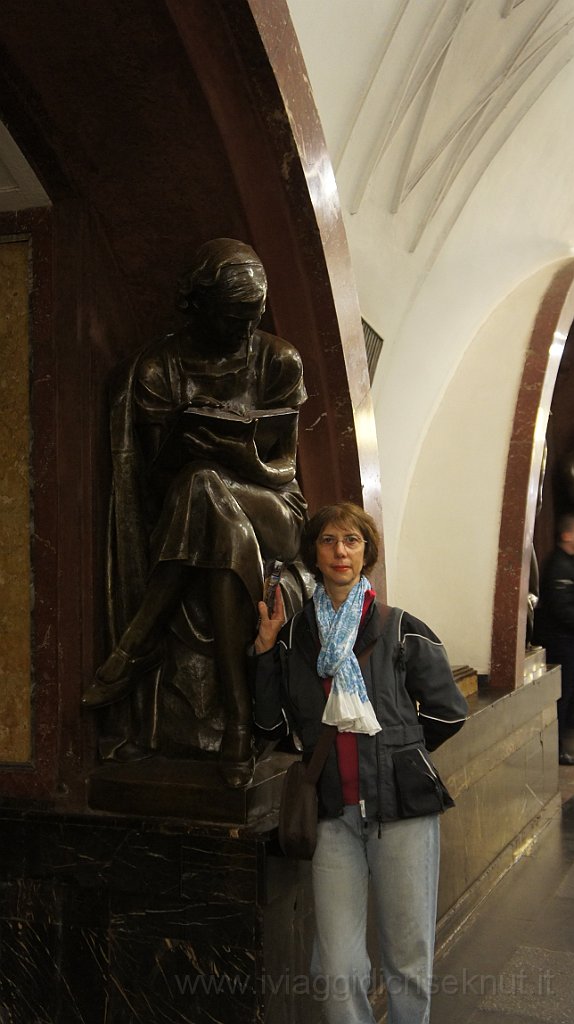 DSC07773.JPG - Mosca, stazione del metrò Partizanskaya.