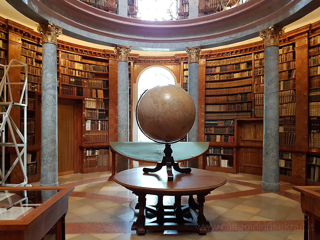 20170811_111614.jpg - Pannonhalma: Abbazia Benedettina, la Biblioteca.