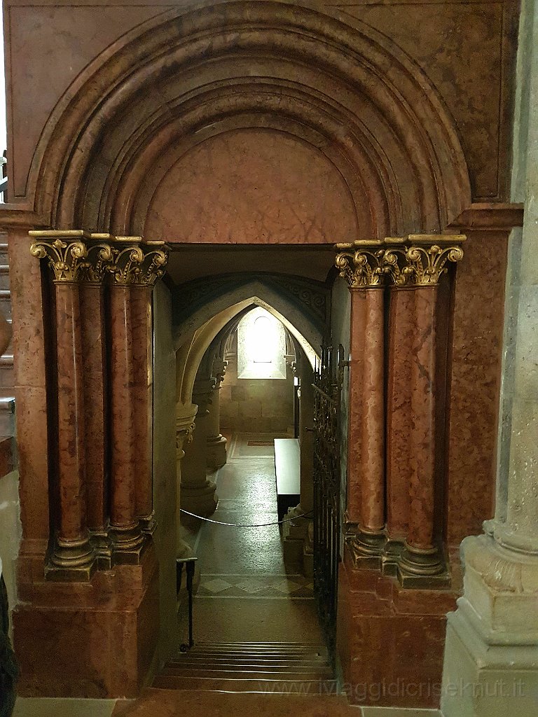 20170811_182544.jpg - Pannonhalma: Abbazia Benedettina, interni.