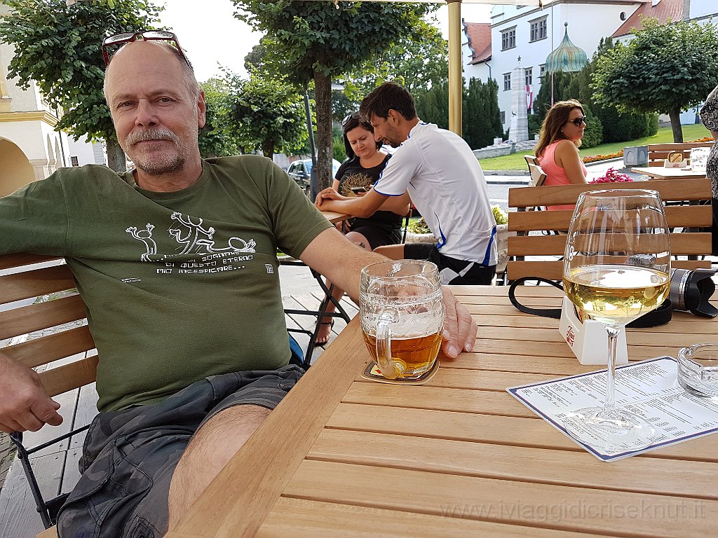 20170814_165313.jpg - Relax al bar dell'hotel.