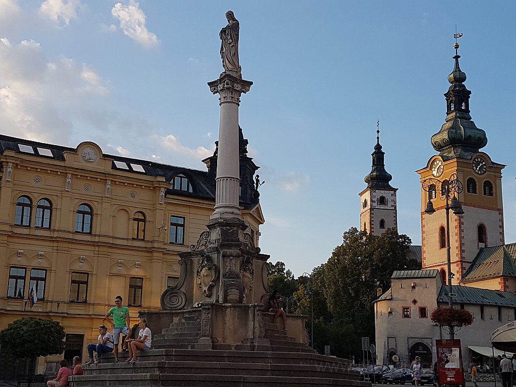 20170816_191032.jpg - Colonna Mariana e Chiesa di Nostra Signora.