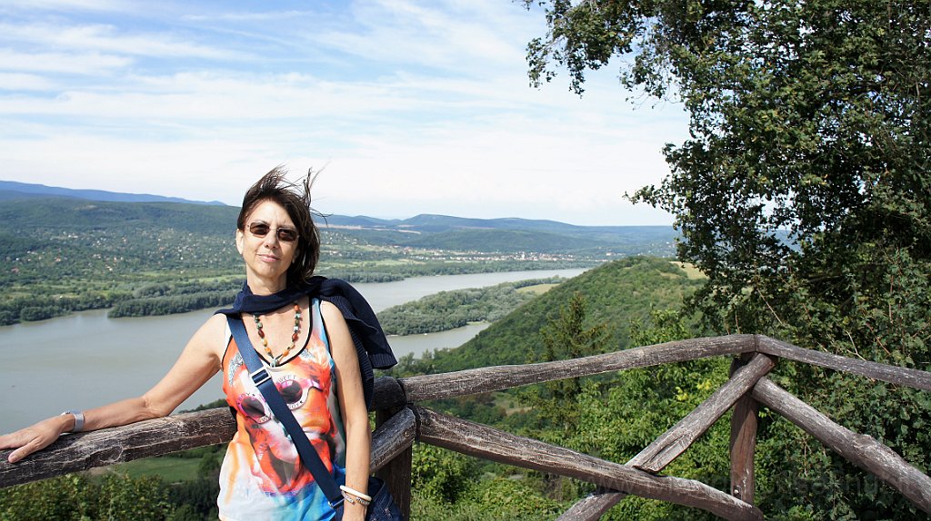 DSC04375.JPG - Visegrad, belvedere sull'ansa del Danubio.