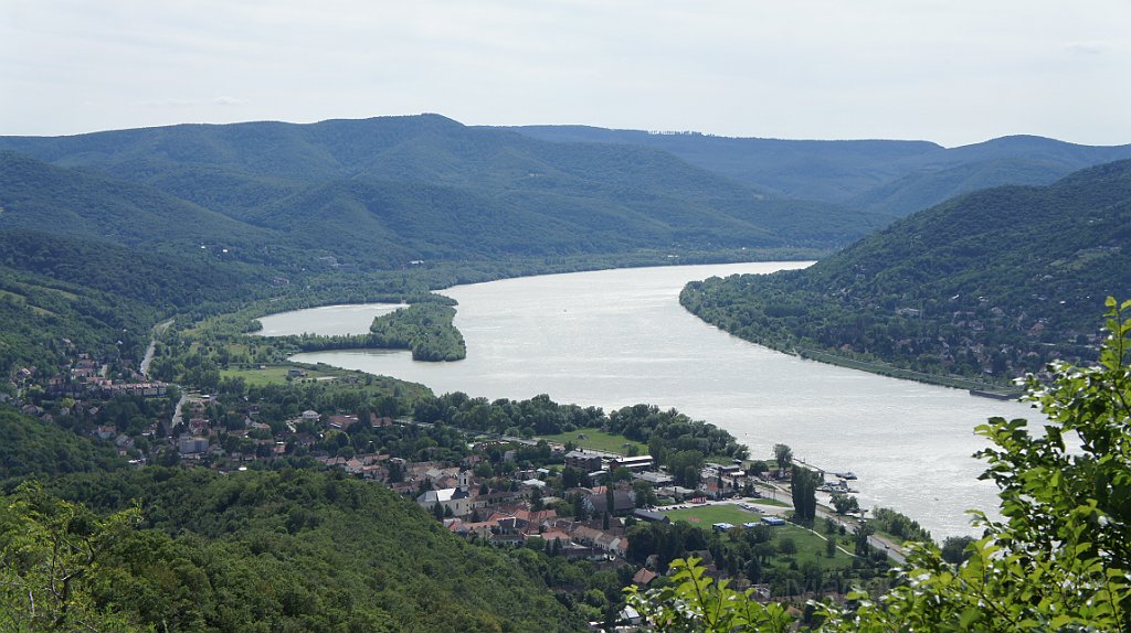 DSC04382.JPG - Visegrad, belvedere sull'ansa del Danubio.