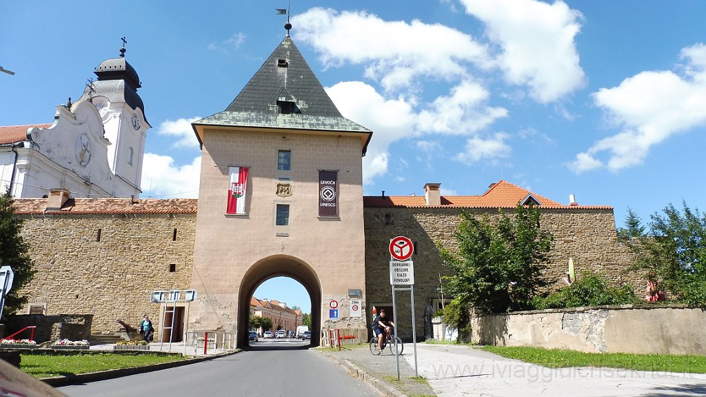P1050008.JPG - Levoca. Ingresso dalla Porta di Kosice (Kovicka Brana)